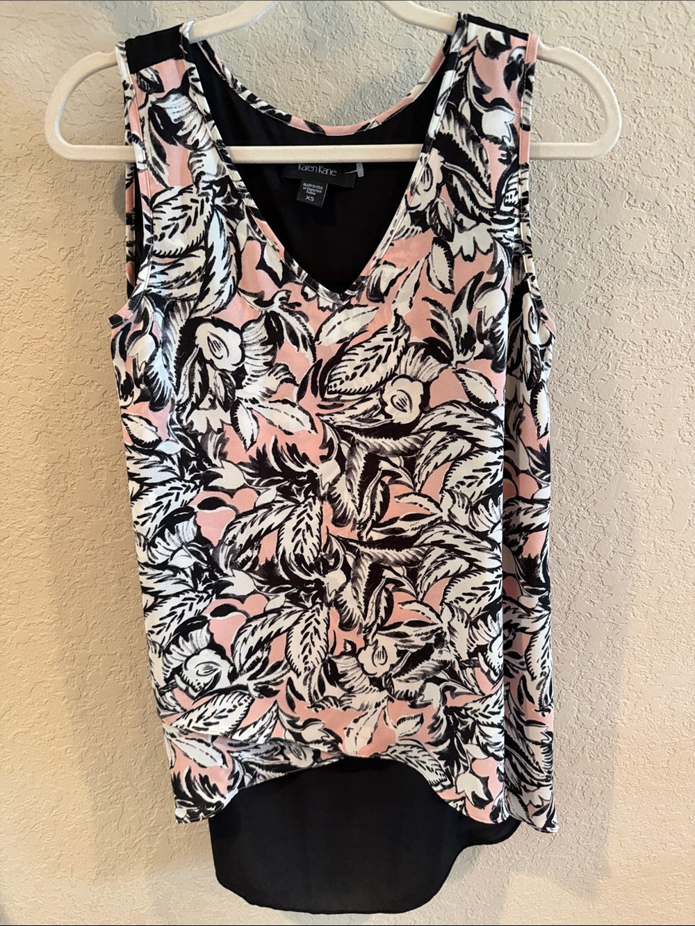 Karen Kane Pink and Black Floral V-Neck Sleeveless Top